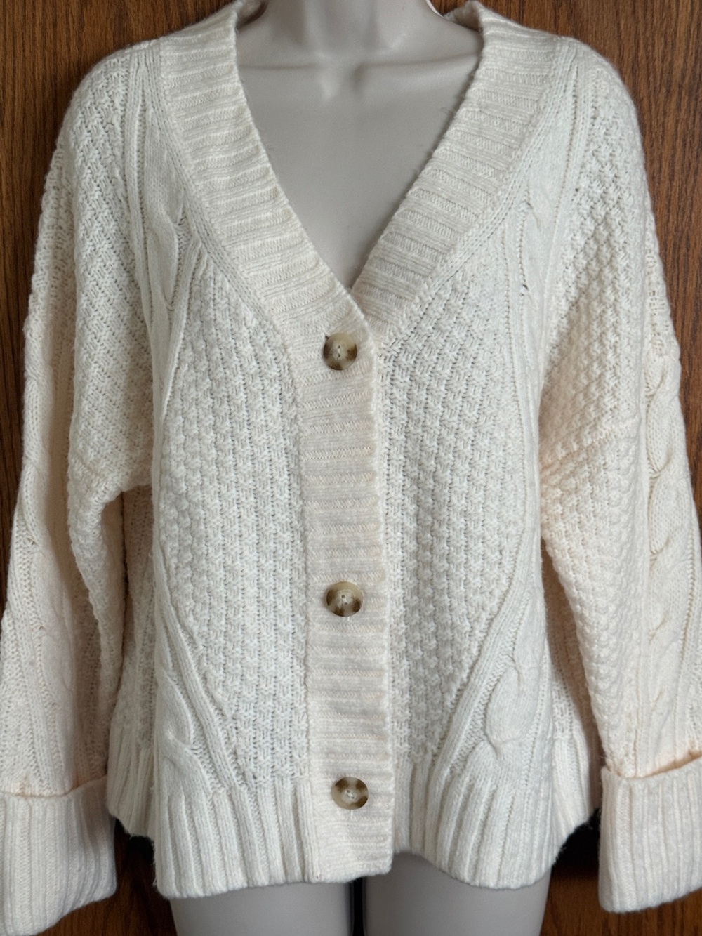 Abercrombie & Fitch Ivory Cardigan Sweater Button Front Long Sleeve Women's Sz L